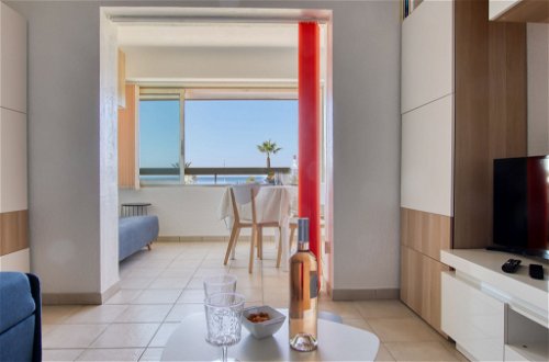 Foto 7 - Apartamento de 1 quarto em Six-Fours-les-Plages com piscina e vistas do mar