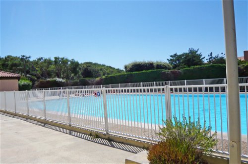 Foto 16 - Apartamento de 1 quarto em Six-Fours-les-Plages com piscina e vistas do mar