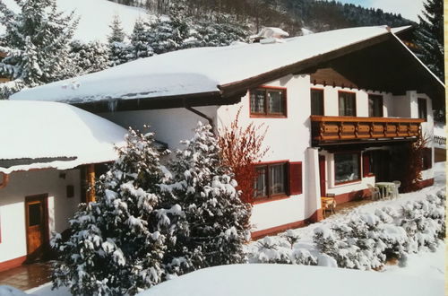 Foto 11 - Appartamento con 1 camera da letto a Saalbach-Hinterglemm con vista sulle montagne