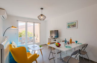 Photo 1 - 2 bedroom Apartment in Fréjus with garden and terrace