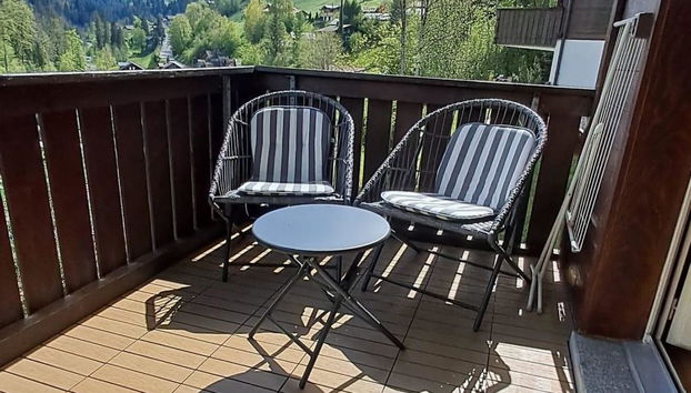 3 bedroom Apartment in Zweisimmen - Photo 4