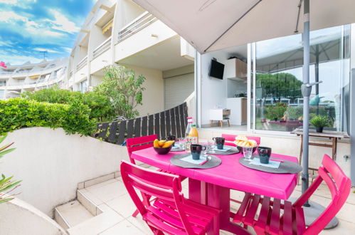 Photo 15 - Apartment in Le Grau-du-Roi with garden and sea view