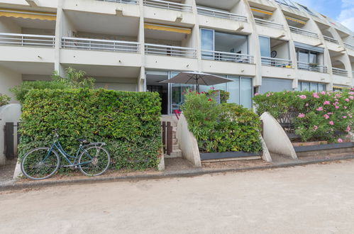 Photo 17 - Apartment in Le Grau-du-Roi with garden and sea view