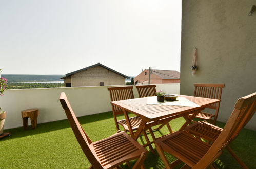 Foto 16 - Apartamento de 2 quartos em Obrovac com terraço e vistas do mar