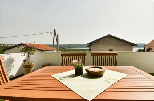 Foto 18 - Apartamento de 2 habitaciones en Obrovac con terraza y vistas al mar