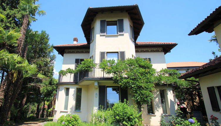 Foto 1 - Casa de 4 quartos em Castelveccana com piscina privada e vista para a montanha