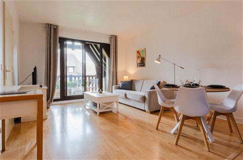 Foto 6 - Appartamento con 1 camera da letto a Deauville con giardino e vista mare