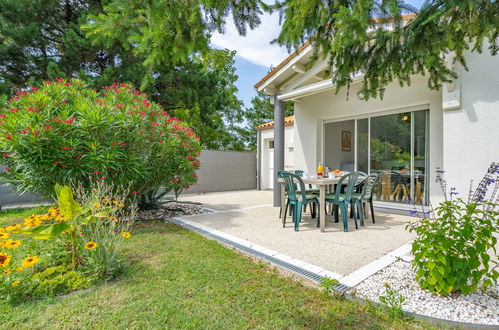 Photo 24 - 3 bedroom House in Les Mathes with garden and sea view