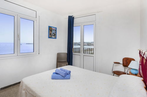 Foto 2 - Appartamento con 2 camere da letto a l'Escala con terrazza