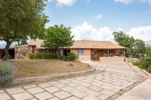 Foto 3 - Apartamento de 2 habitaciones en Roquebrune-sur-Argens con piscina y vistas al mar