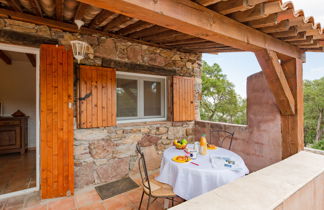 Foto 3 - Apartamento de 1 habitación en Roquebrune-sur-Argens con piscina y vistas al mar