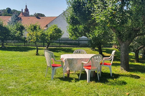 Photo 17 - Maison de 1 chambre à Praskolesy avec jardin