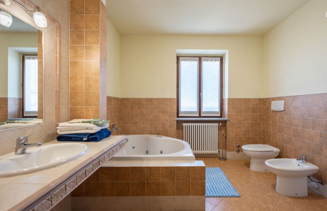 Casa de 8 quartos em Mombaruzzo com piscina e jardim - Foto 28