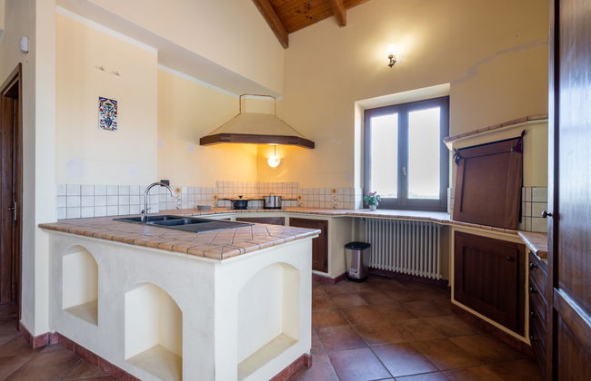 Casa de 8 quartos em Mombaruzzo com piscina e jardim - Foto 12