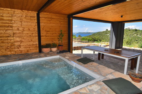 Foto 27 - Casa de 2 quartos em Sali com piscina privada e vistas do mar