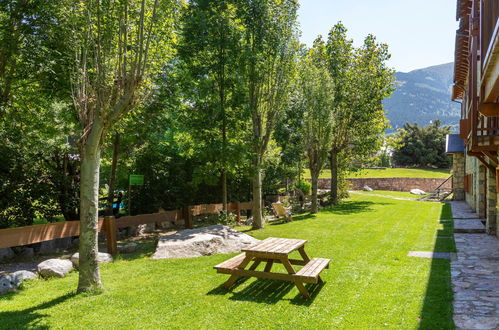 Foto 5 - Apartamento de 2 habitaciones en La Vall de Boí con jardín y vistas a la montaña