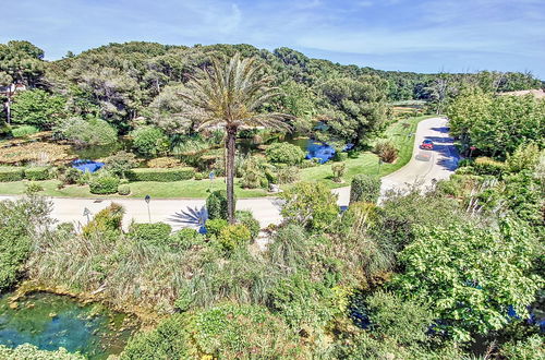 Photo 28 - 2 bedroom Apartment in Six-Fours-les-Plages with swimming pool and garden