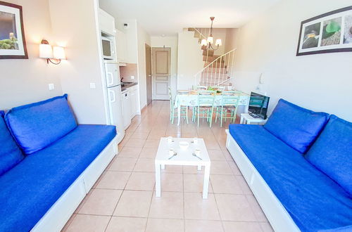 Photo 30 - 2 bedroom Apartment in Six-Fours-les-Plages with swimming pool and garden