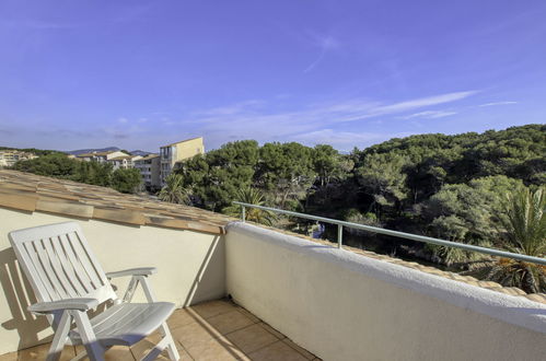 Foto 5 - Apartamento de 2 quartos em Six-Fours-les-Plages com piscina e vistas do mar