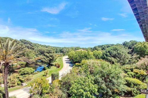 Photo 24 - 2 bedroom Apartment in Six-Fours-les-Plages with swimming pool and garden