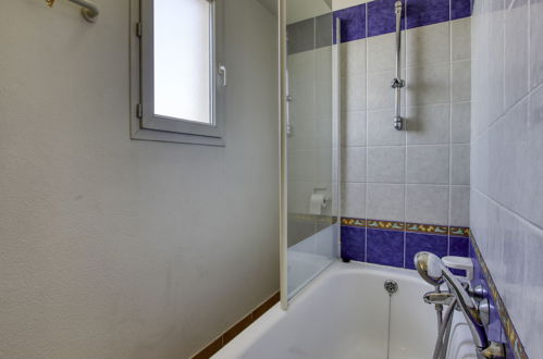 Foto 17 - Apartamento de 2 quartos em Six-Fours-les-Plages com piscina e jardim