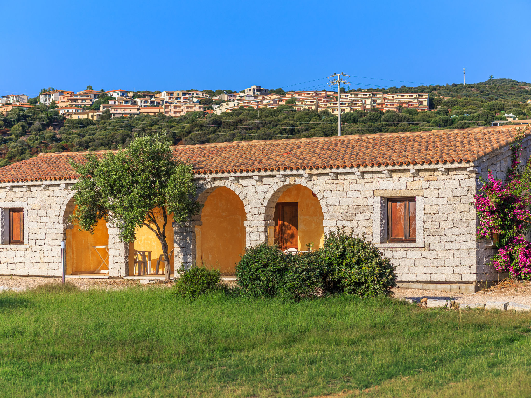 Foto 17 - Haus mit 1 Schlafzimmer in Badesi mit schwimmbad und blick aufs meer