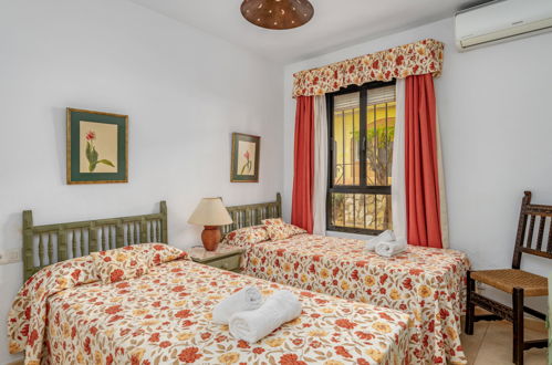 Foto 16 - Appartamento con 3 camere da letto a Mijas con piscina e vista mare