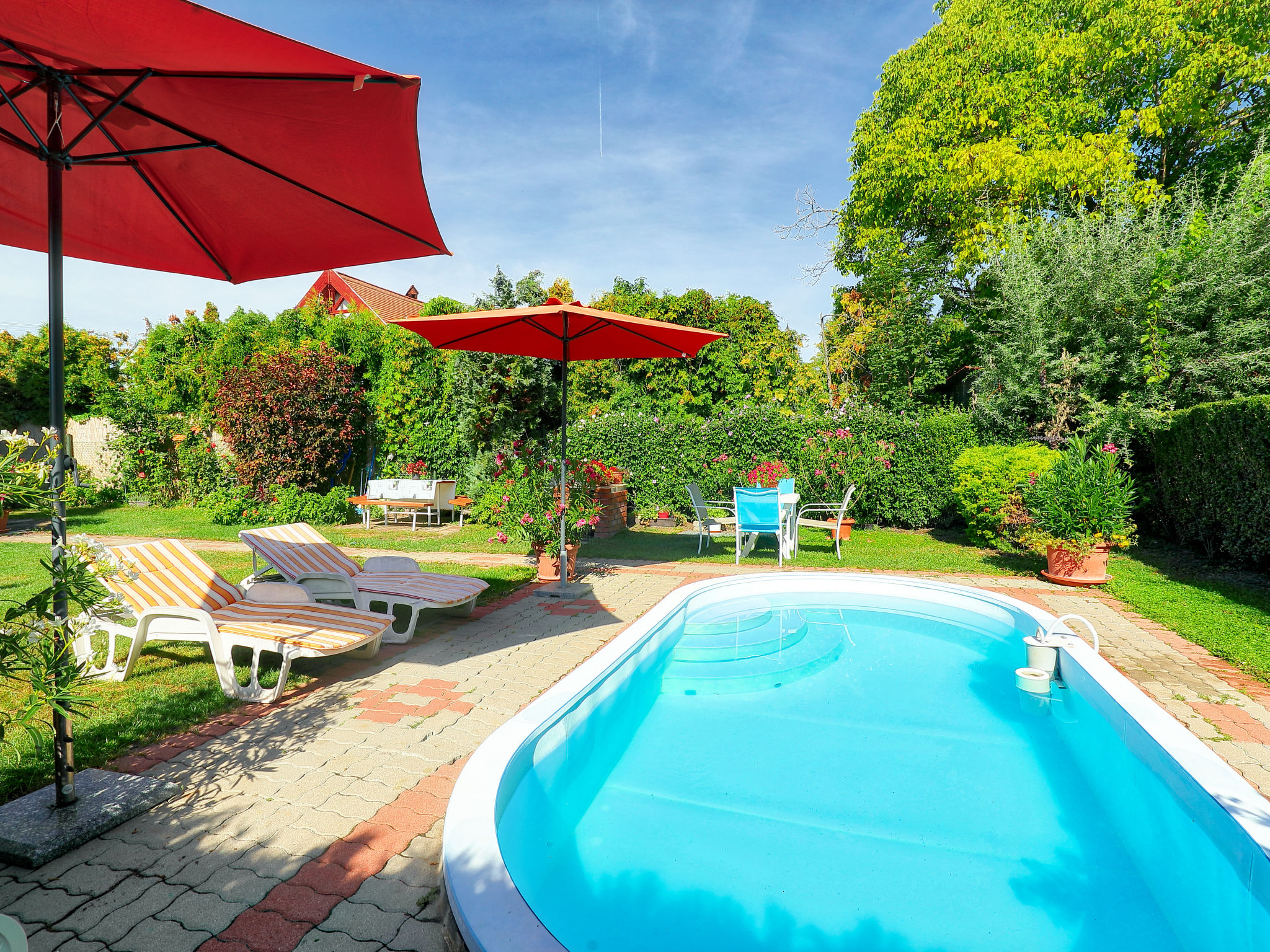 Foto 2 - Casa de 4 habitaciones en Balatonalmádi con piscina privada y vistas a la montaña