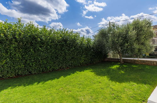 Foto 33 - Casa con 5 camere da letto a Višnjan con piscina privata e giardino