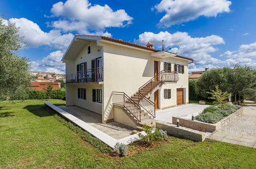 Foto 34 - Casa con 5 camere da letto a Višnjan con piscina privata e giardino
