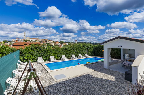 Foto 13 - Casa con 5 camere da letto a Višnjan con piscina privata e giardino