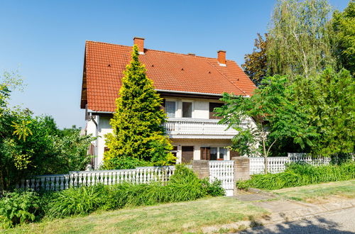 Photo 1 - Maison de 4 chambres à Fonyód avec jardin et terrasse