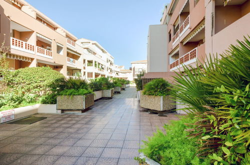 Foto 13 - Apartamento de 1 quarto em Sainte-Maxime com terraço e vistas do mar