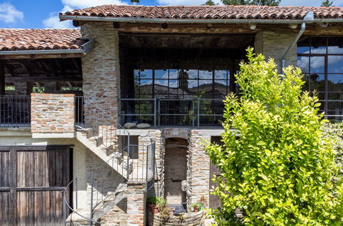 Photo 36 - Maison de 5 chambres à Trezzo Tinella avec piscine privée et jardin