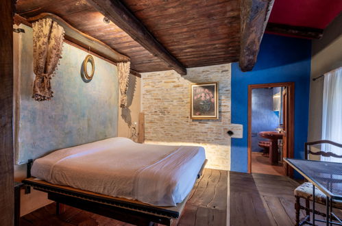 Foto 15 - Haus mit 5 Schlafzimmern in Trezzo Tinella mit privater pool und garten