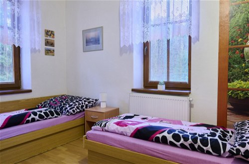 Foto 16 - Haus mit 2 Schlafzimmern in Zlatá Olešnice mit garten und terrasse