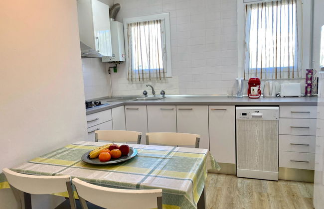 2 bedroom Apartment in Tossa de Mar with garden - Photo 6