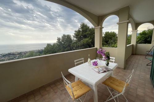 Photo 10 - Appartement de 2 chambres à Pietra Ligure avec jardin et terrasse