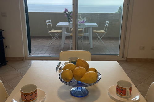 Photo 11 - Appartement de 2 chambres à Pietra Ligure avec terrasse et vues à la mer