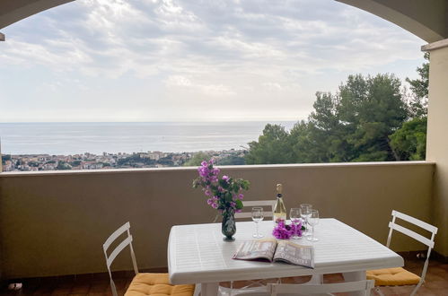 Foto 16 - Appartamento con 2 camere da letto a Pietra Ligure con terrazza e vista mare