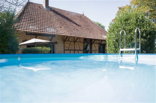 Foto 2 - Haus mit 3 Schlafzimmern in La Chapelle-Saint-Sauveur mit privater pool und garten