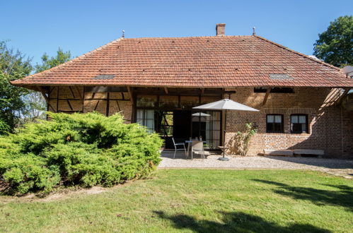 Foto 1 - Casa con 3 camere da letto a La Chapelle-Saint-Sauveur con piscina privata e giardino