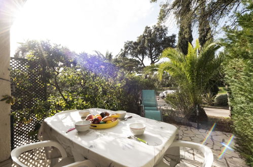 Photo 13 - Appartement de 2 chambres à Cavalaire-sur-Mer avec jardin et terrasse