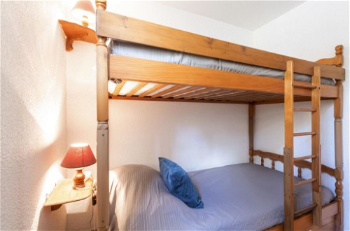 Foto 11 - Appartamento con 2 camere da letto a Cavalaire-sur-Mer con giardino e vista mare