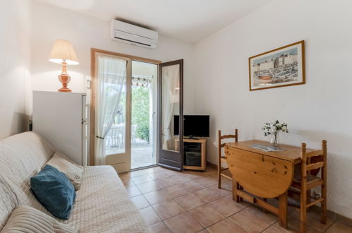 Photo 4 - 2 bedroom Apartment in Cavalaire-sur-Mer with garden and terrace