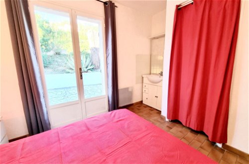 Photo 12 - 3 bedroom House in Cavalaire-sur-Mer with garden and sea view