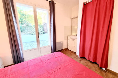 Photo 12 - 3 bedroom House in Cavalaire-sur-Mer with garden and terrace