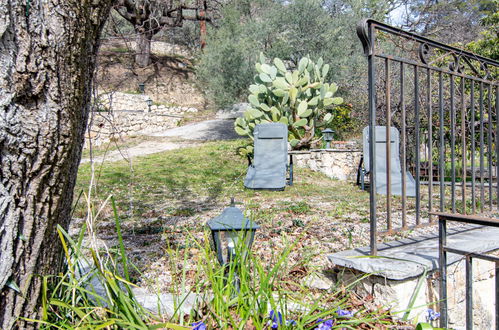 Photo 6 - Maison de 2 chambres à Tourrettes avec jardin