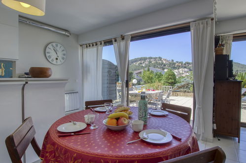 Foto 9 - Apartamento de 2 quartos em Saint-Cyr-sur-Mer com piscina e jardim