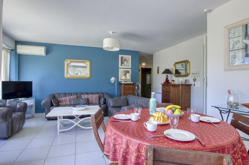 Foto 8 - Apartamento de 2 quartos em Saint-Cyr-sur-Mer com piscina e jardim